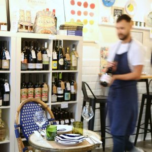 June en livraison de repas à domicile et click & collect avec LYON Eats